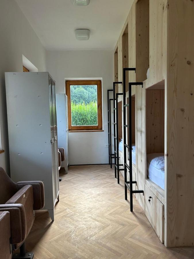2Nd Station Hostel Блед Экстерьер фото