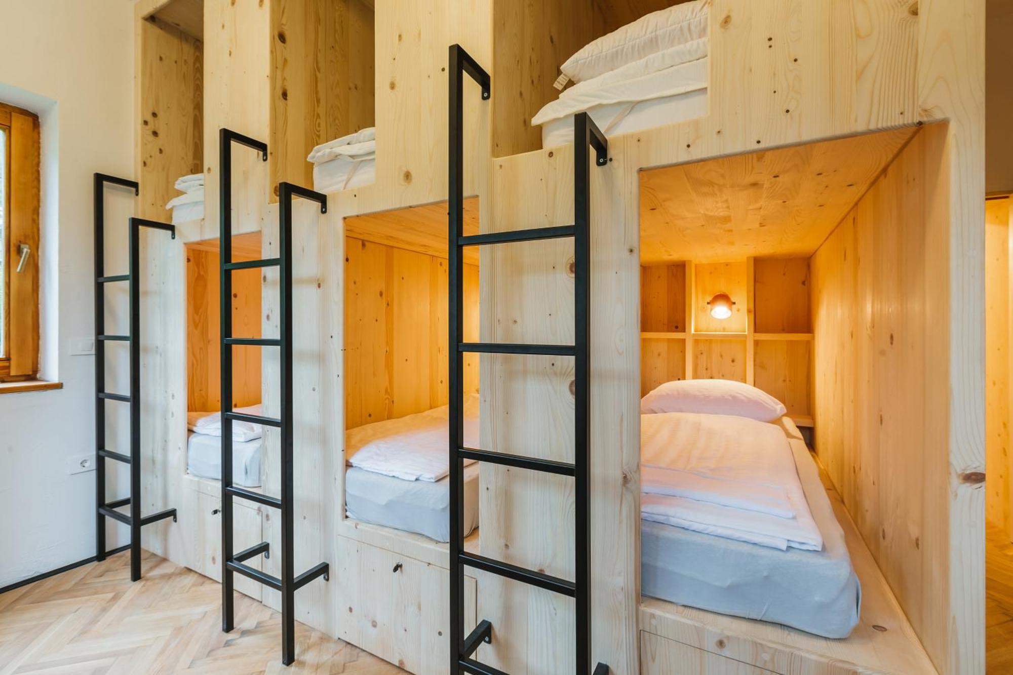 2Nd Station Hostel Блед Экстерьер фото