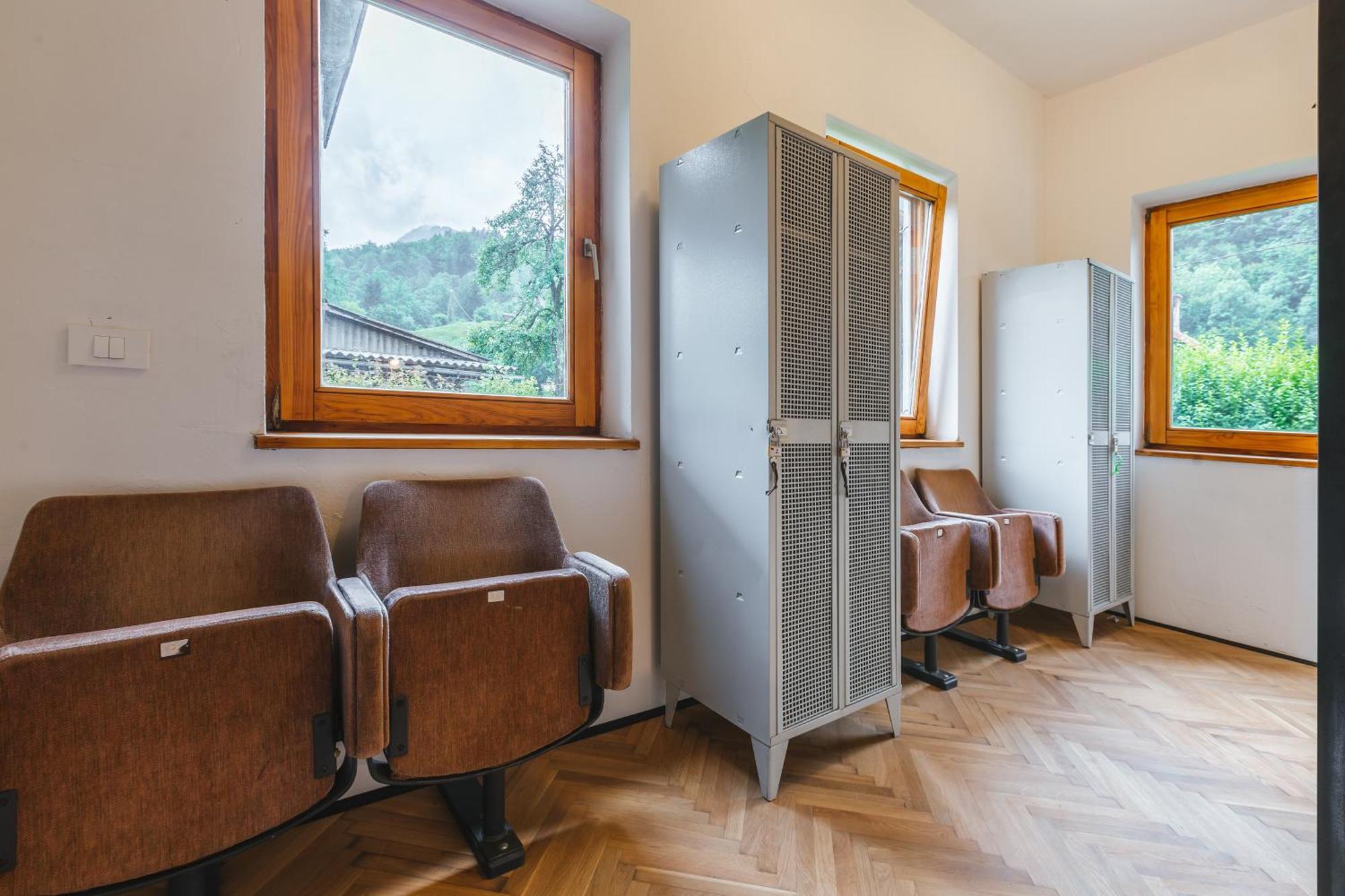 2Nd Station Hostel Блед Экстерьер фото
